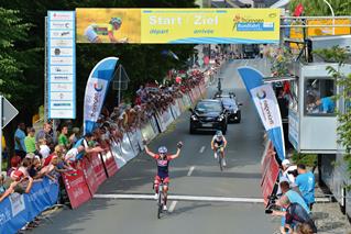 6. Etappe: Katharine Hall (USA, Nationalteam USA) gewinnt Königsetappe in Schleiz